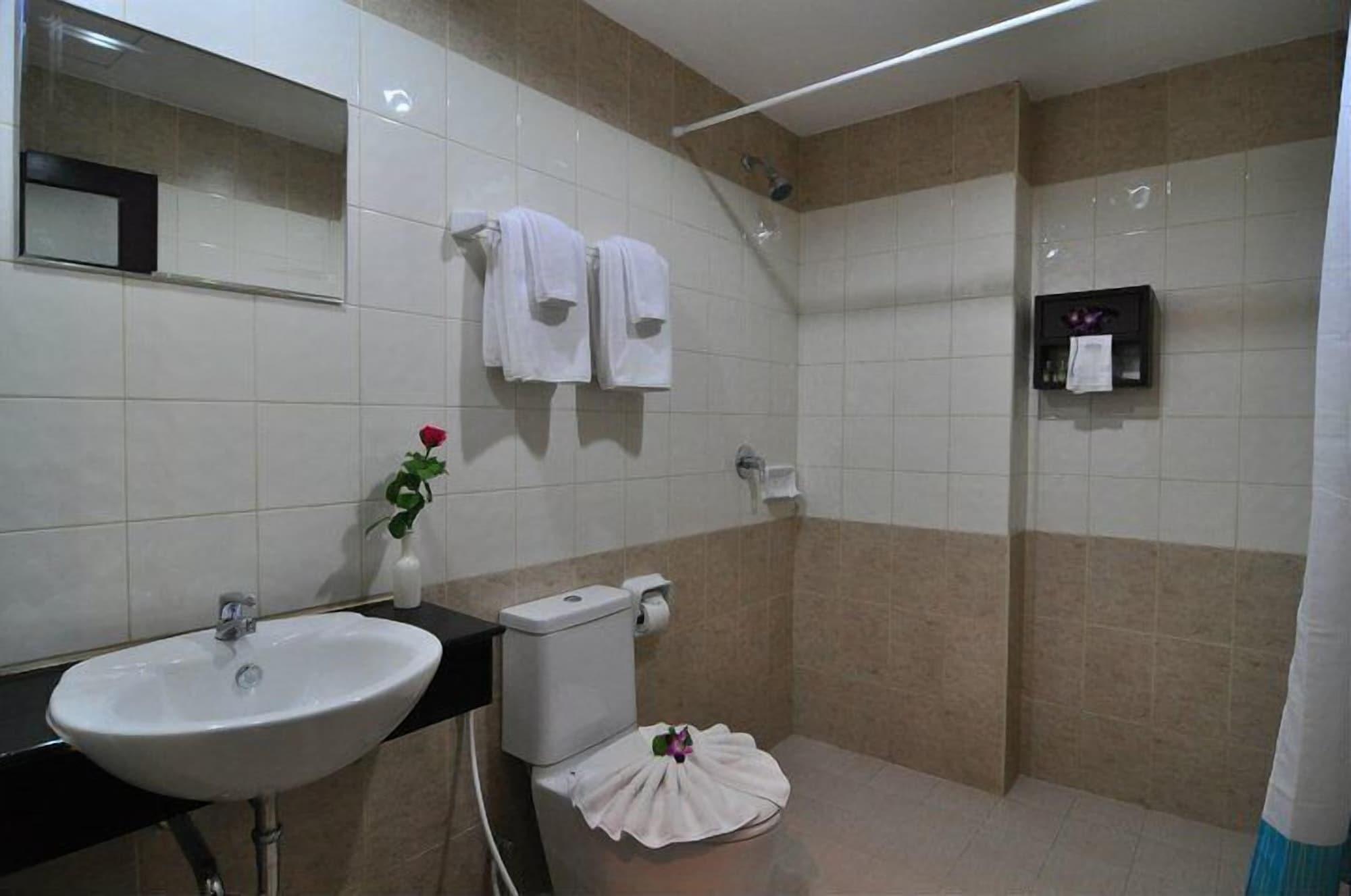 Sharaya Residence Patong Kültér fotó