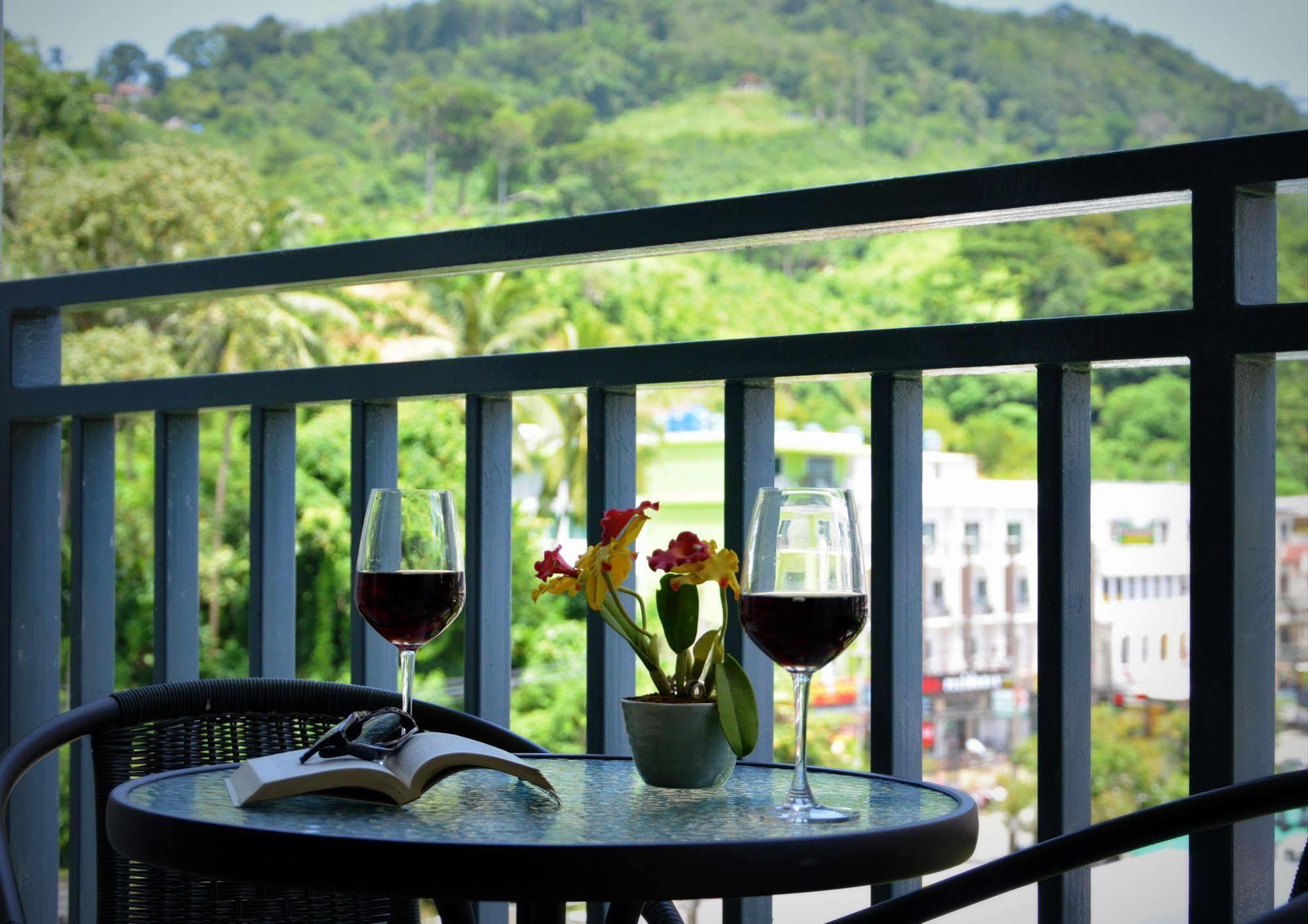 Sharaya Residence Patong Kültér fotó