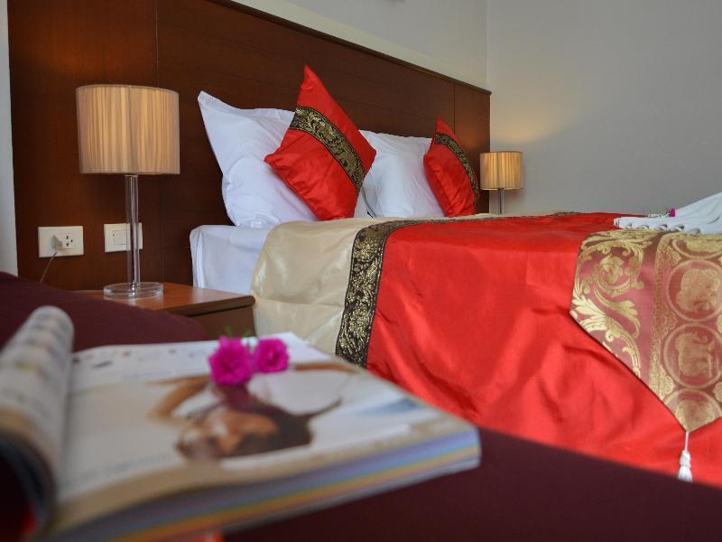 Sharaya Residence Patong Kültér fotó